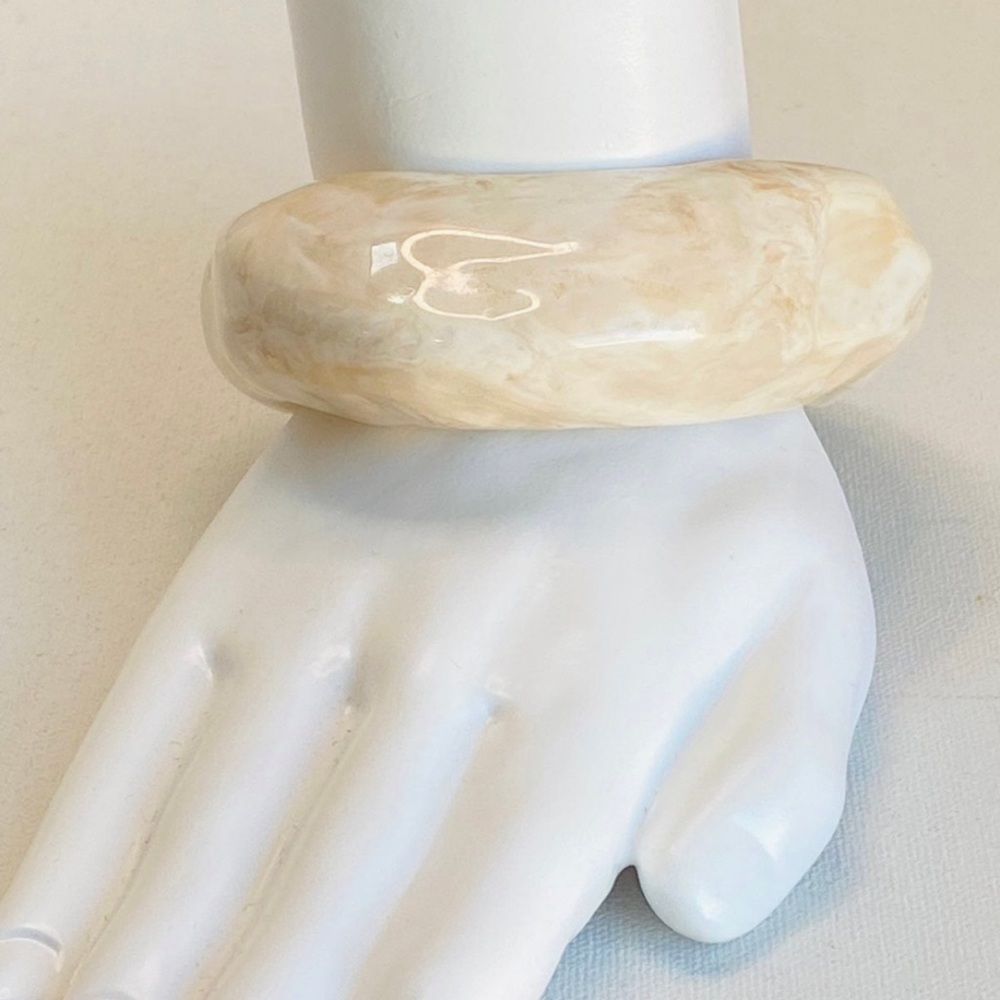 GIVENCHY Marbled Thick Lucite Vintage Bangle Bracelet